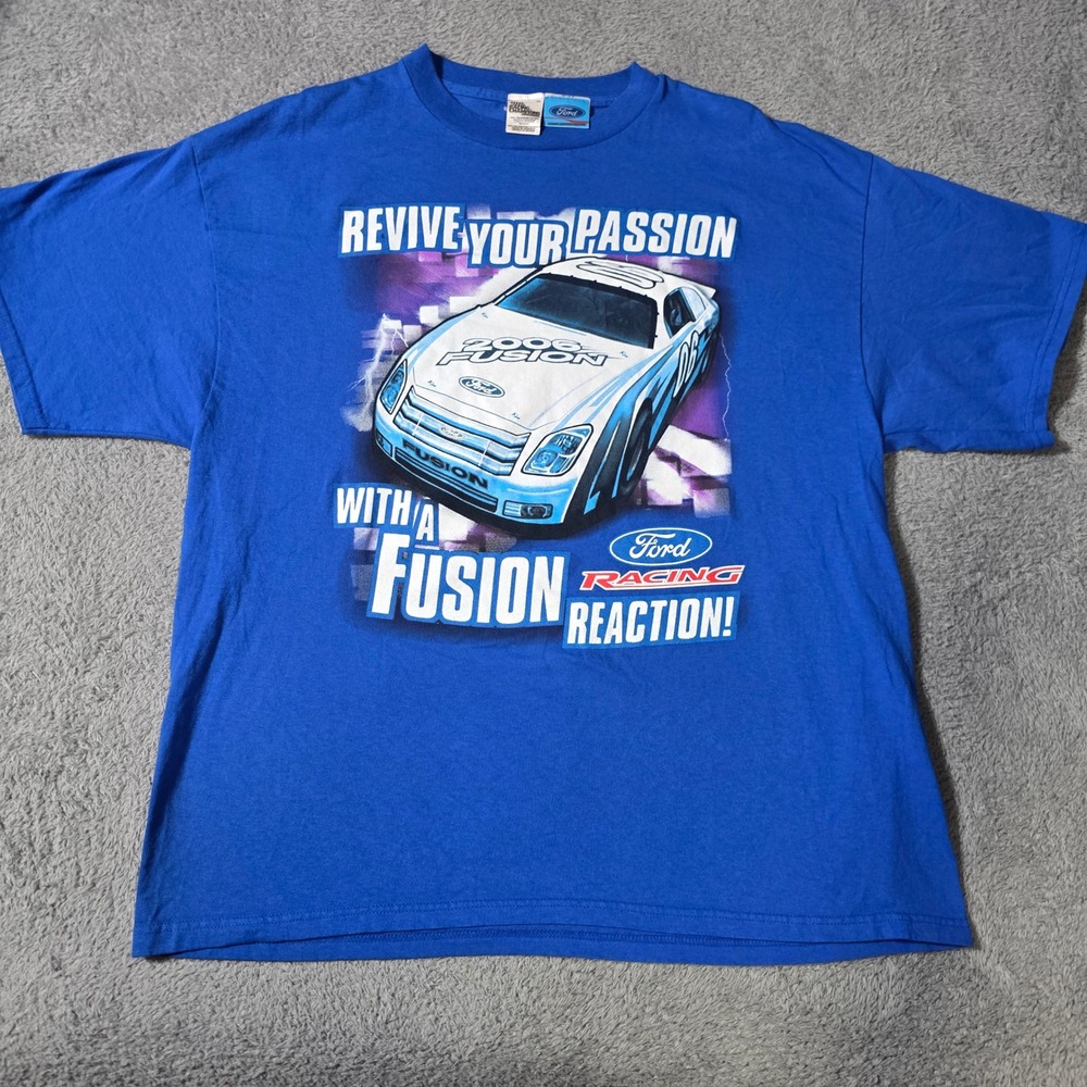 Racing Champions Mens XL T-Shirt Blue 2006 Ford Fusion Racing Graphic Tee
